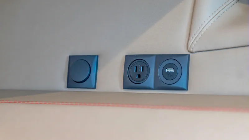 Robin's Nest Yacht Photos Pics 