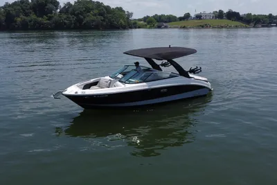 Sea Ray SLX 260 Surf