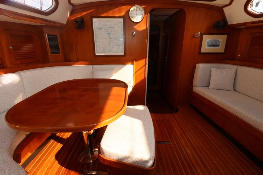 1999 Hylas 54 