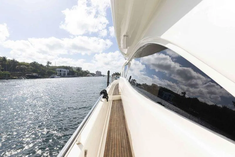 Sea T Sea Yacht Photos Pics 