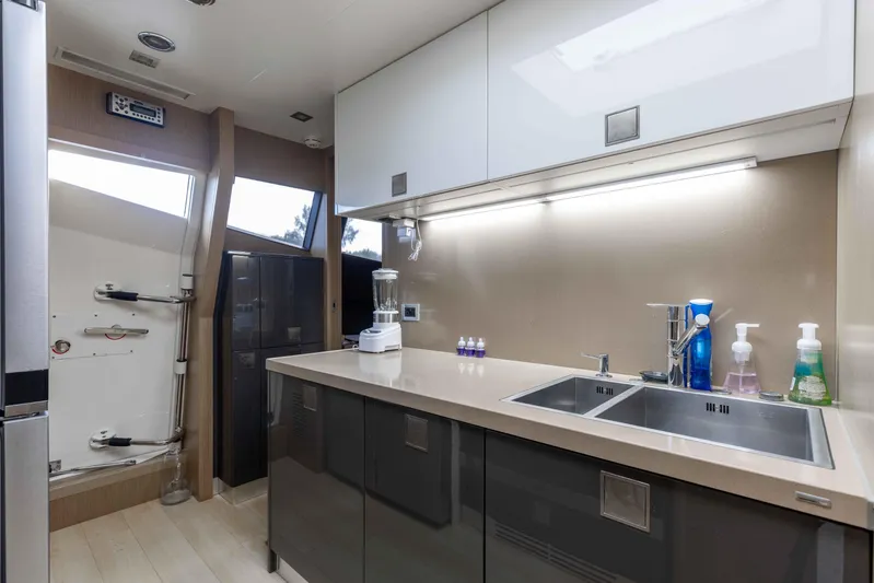 Sea T Sea Yacht Photos Pics 