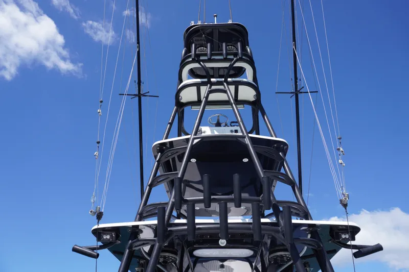  Yacht Photos Pics 2019 SeaHunter 45 Tournament boat tower against a clear blue sky.