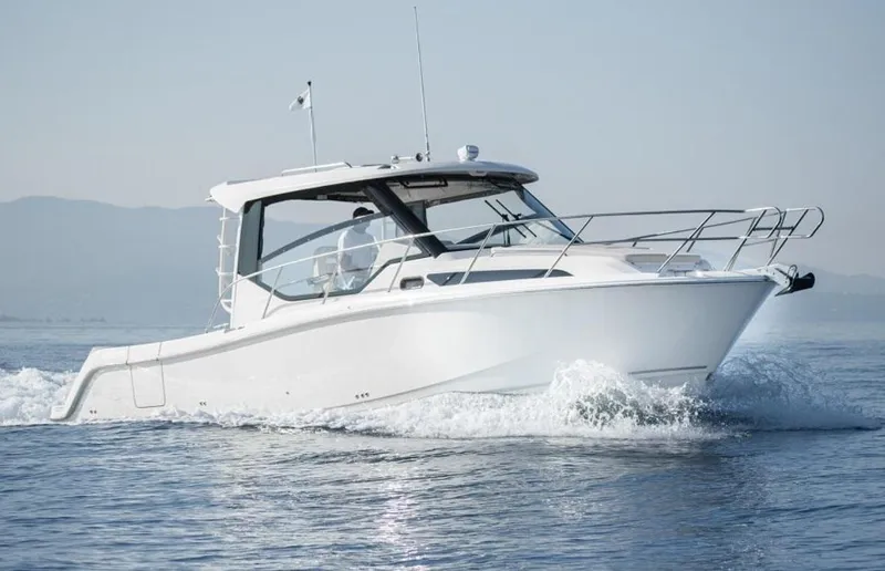 325 Boston Whaler W/ Seakeeper Stabilizer Yacht Photos Pics 