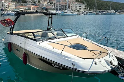 2021 Sea Ray 230 Sun Sport