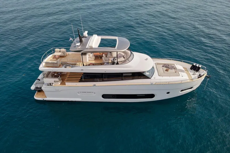  Yacht Photos Pics Azimut Magellano EVO 66 - D Yachts