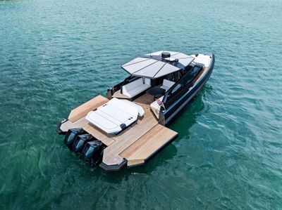 Yacht
