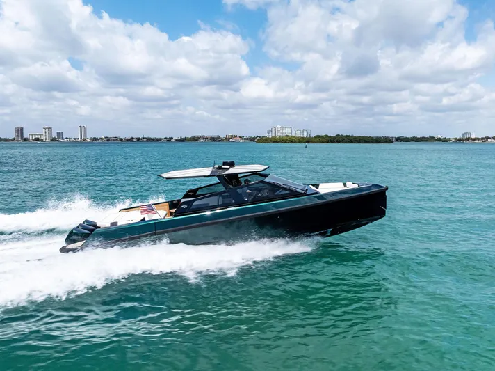 Green Eyes Yacht Photos Pics 