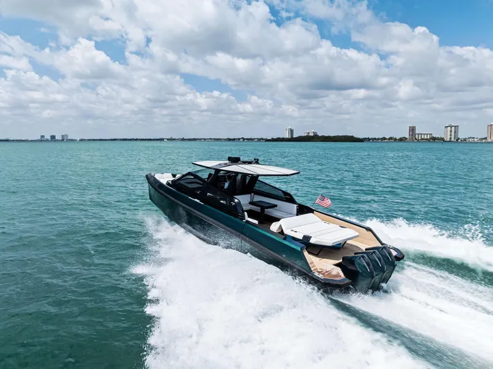 Green Eyes Yacht Photos Pics 