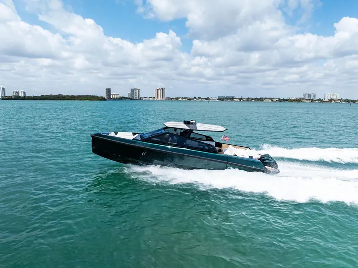 Green Eyes Yacht Photos Pics 