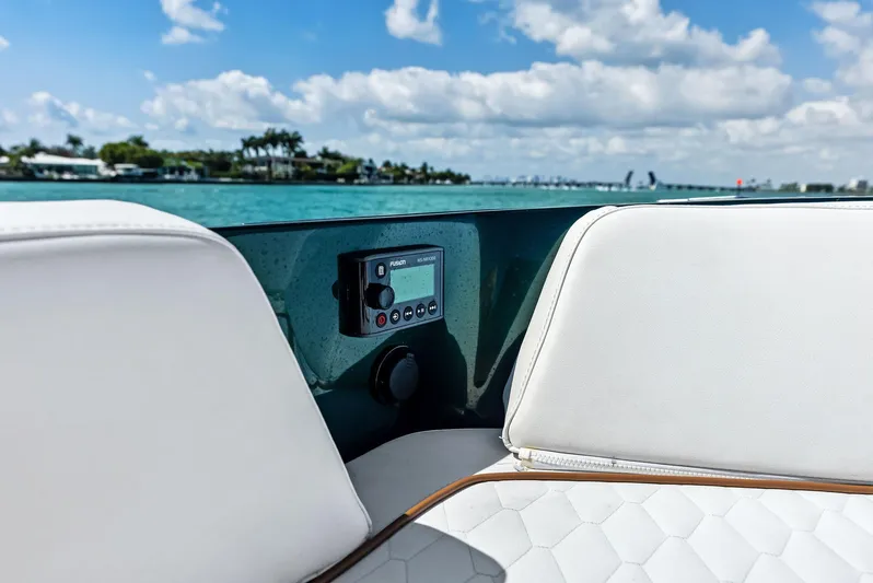 Green Eyes Yacht Photos Pics 