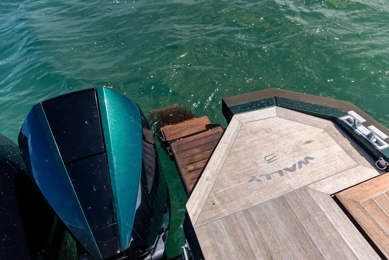 Green Eyes Yacht Photos Pics 