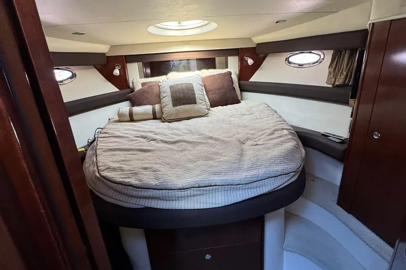 Bravade Yacht Photos Pics 