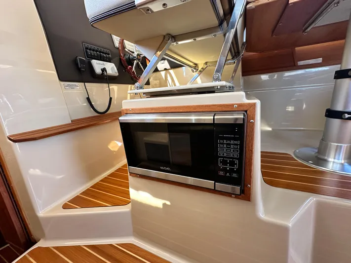 Lyla Mae Yacht Photos Pics 