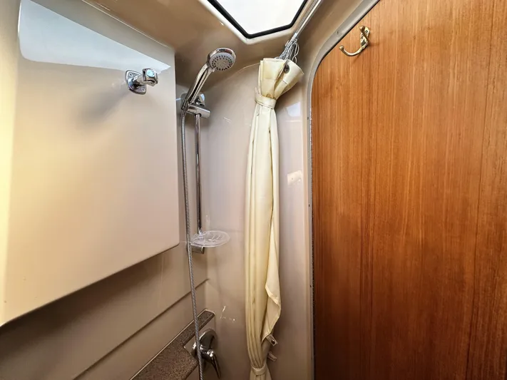 Lyla Mae Yacht Photos Pics 