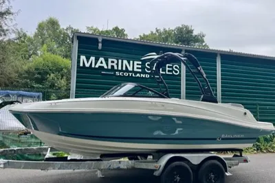 2024 Bayliner VR5 Bowrider