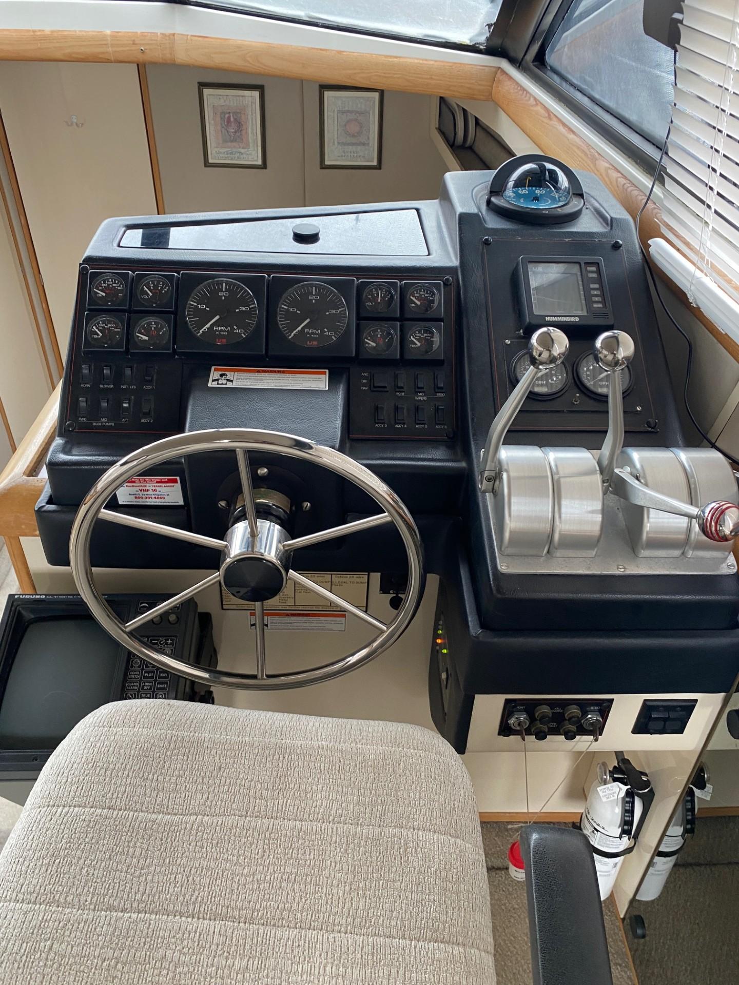 1990 bayliner 4387 motor yacht