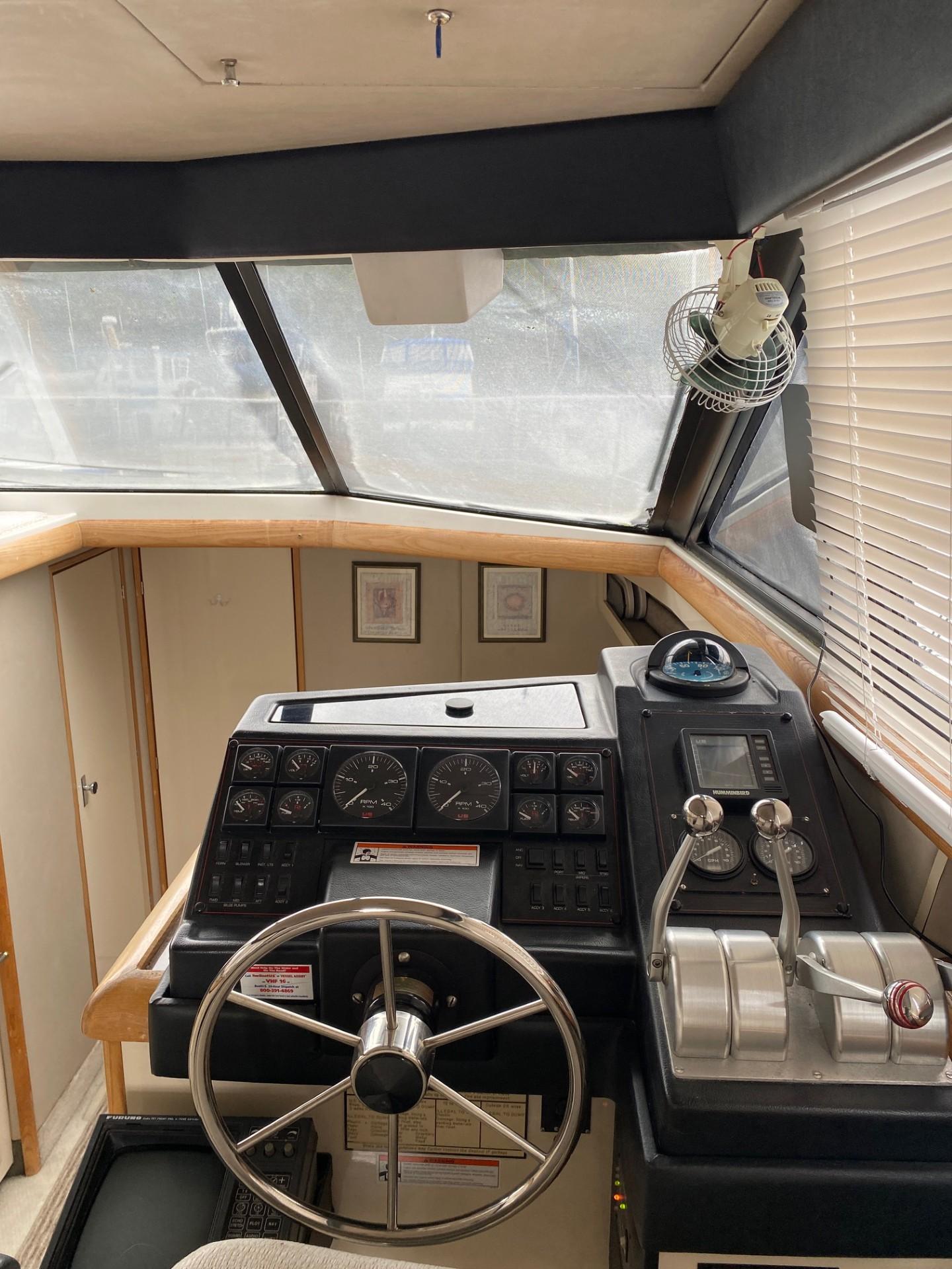 1990 bayliner 4387 motor yacht