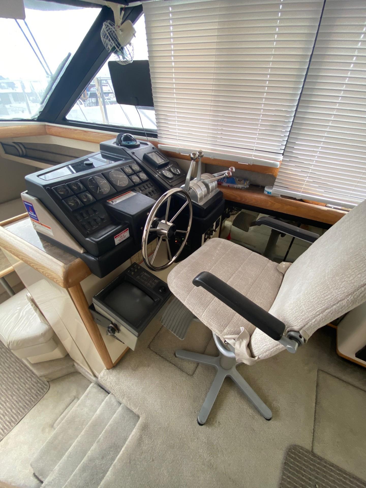 1990 bayliner 4387 motor yacht