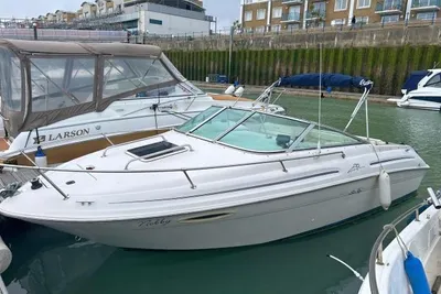 2000 Sea Ray 215 Express Cruiser