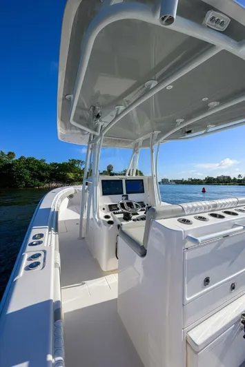 Baker Acted Yacht Photos Pics 2020 Contender 35ST boat with modern console and spacious deck.