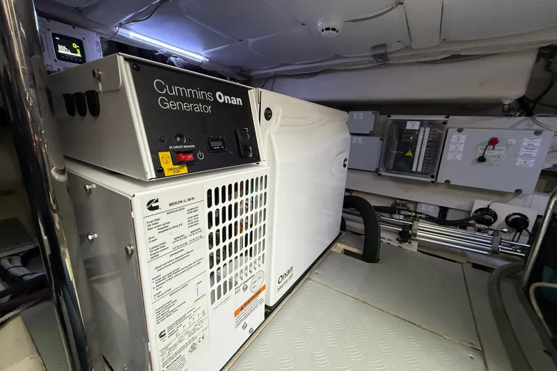  Yacht Photos Pics Cummins Onan generator in 2021 Itama 45 S yacht engine room.