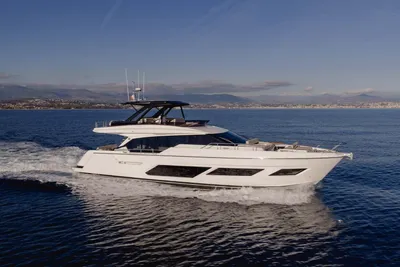 2025 Ferretti Yachts 720