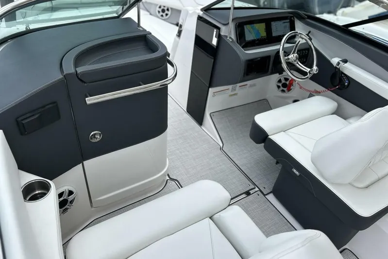  Yacht Photos Pics 2026 Regal 26 LX6 - Cockpit