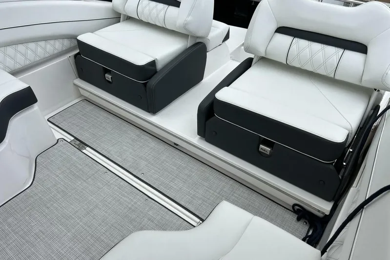  Yacht Photos Pics 2026 Regal 26 LX6 - Aft Seating