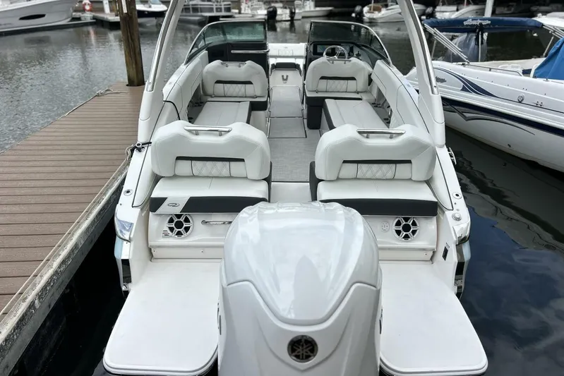  Yacht Photos Pics 2026 Regal 26 LX6 - Stern