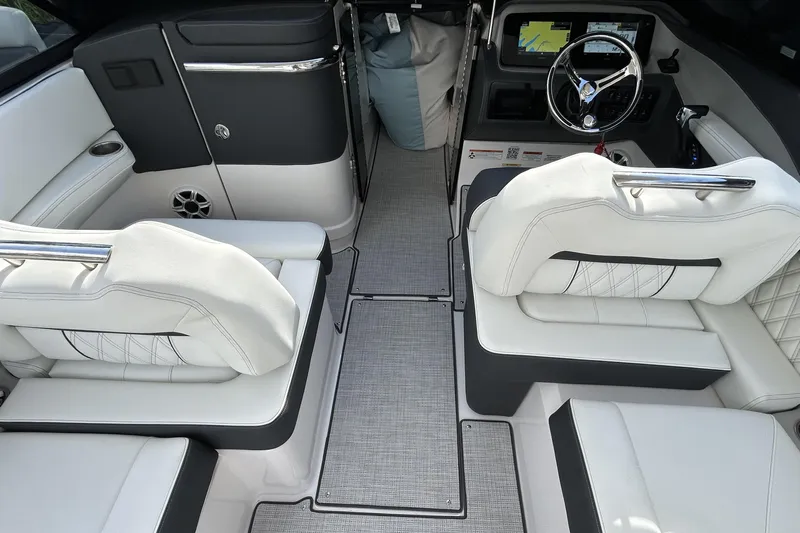  Yacht Photos Pics 2026 Regal 26 LX6 - Cockpit