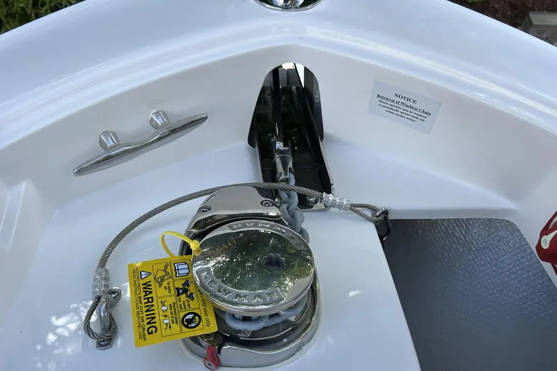  Yacht Photos Pics 2026 Regal 26 LX6 - Windlass