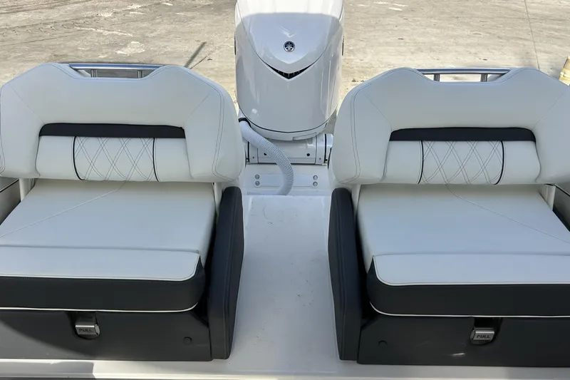  Yacht Photos Pics 2026 Regal 26 LX6 - Aft Seating