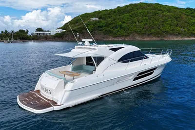 Riviera 5000 Sport Yacht