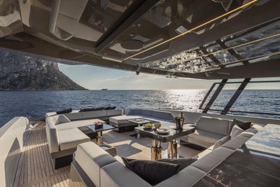Yacht