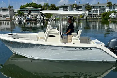 Cobia 220 Center Console