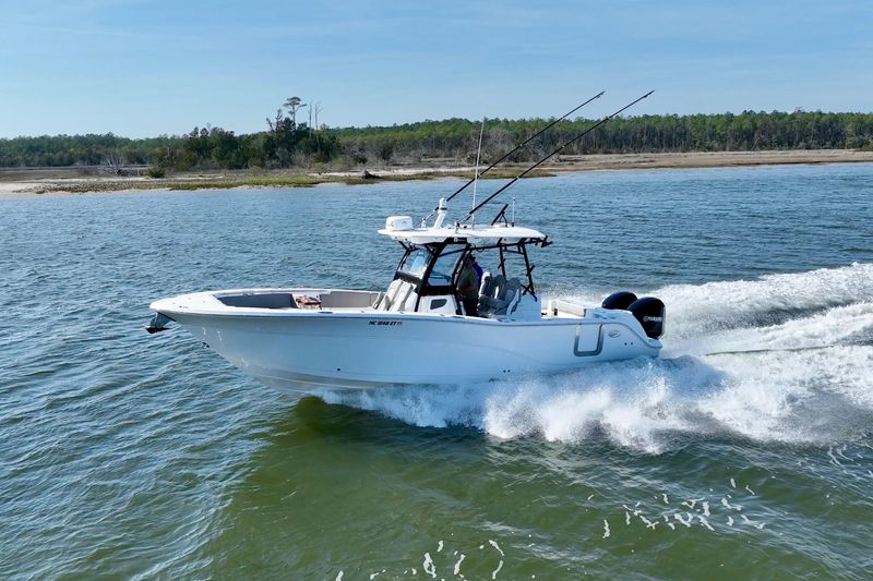 2021 Sea Fox 328 Commander