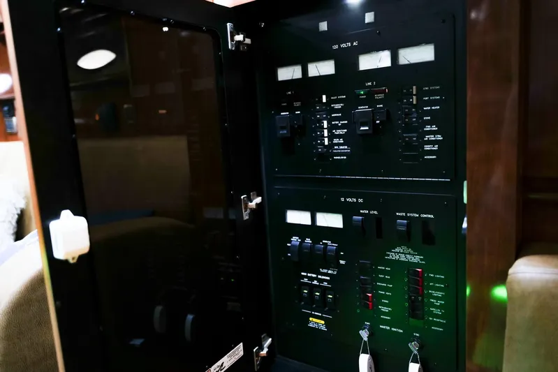 Just Peachy Too Yacht Photos Pics 