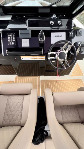 2022 De Antonio Yachts D34 Xplorer - O