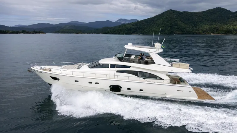 Mono Yacht Photos Pics 