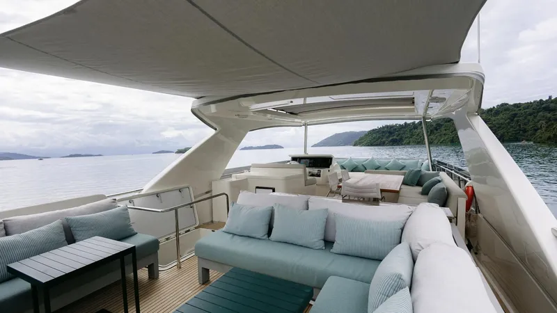 Mono Yacht Photos Pics 