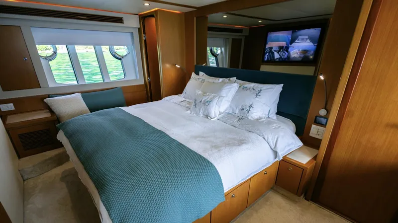 Mono Yacht Photos Pics 