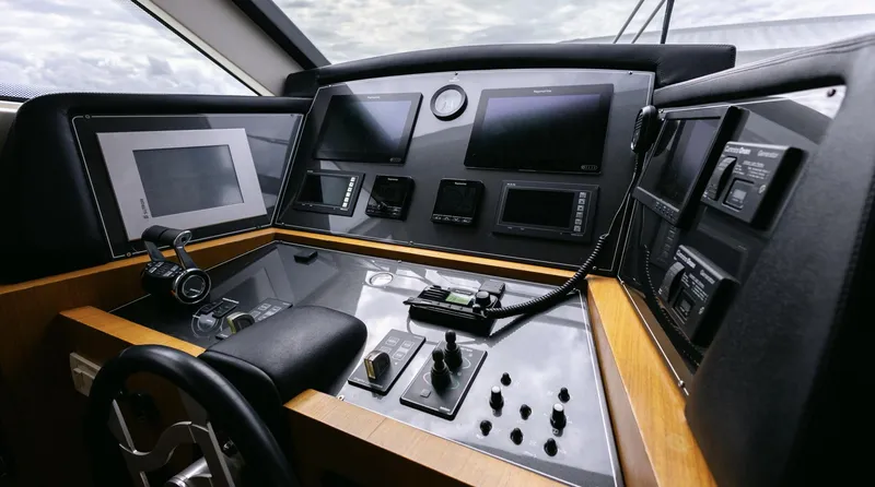 Mono Yacht Photos Pics 