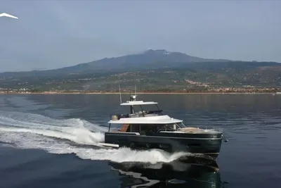 Azimut 60 Magellano
