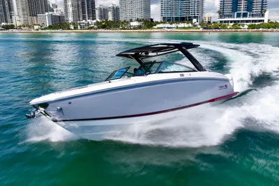 Cobalt R33 Outboard