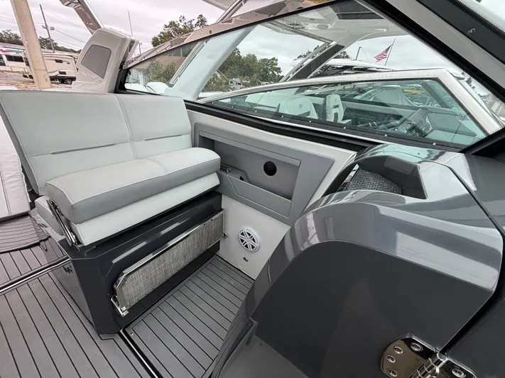  Yacht Photos Pics 2018 COBALT A36 - Image 16