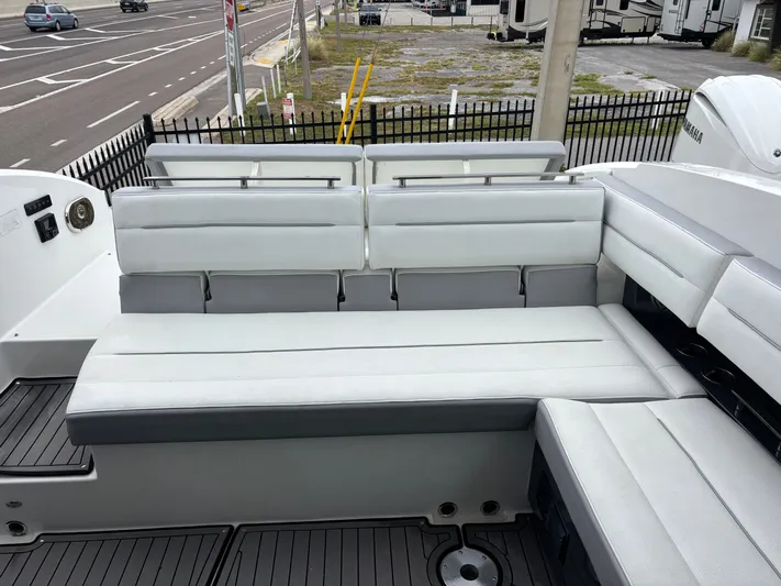  Yacht Photos Pics 2018 COBALT A36 - Image 8