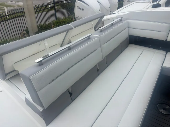  Yacht Photos Pics 2018 COBALT A36 - Image 6