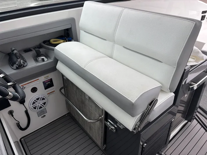  Yacht Photos Pics 2018 COBALT A36 - Image 13