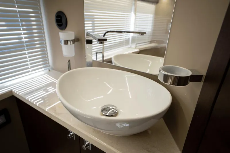 Tin Lizzie Yacht Photos Pics 