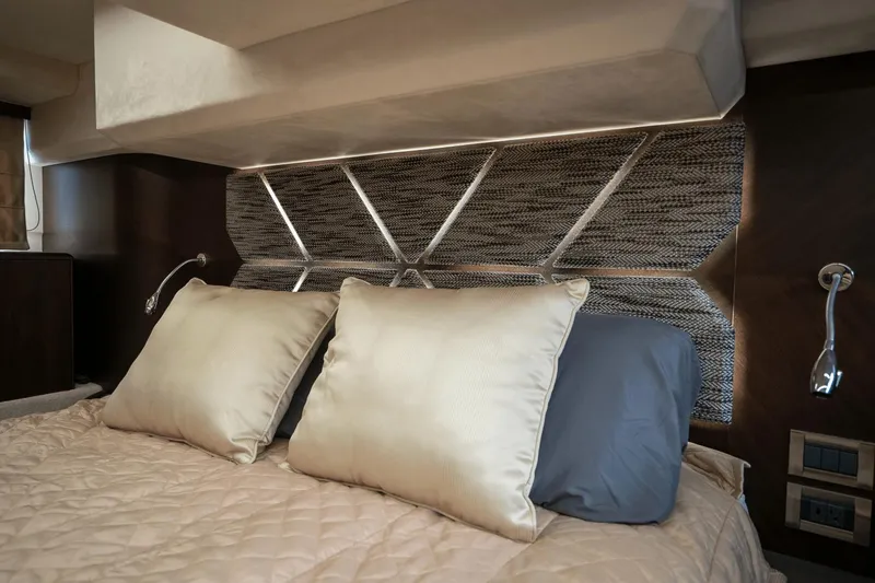 Tin Lizzie Yacht Photos Pics 